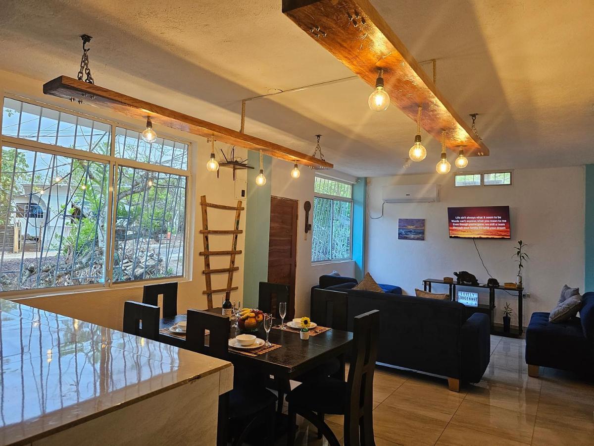 Lovely Inn ซานกริสโตวัล ภายนอก รูปภาพ